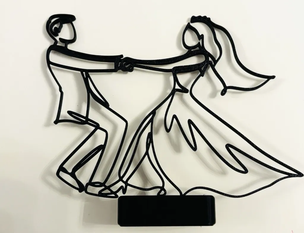 Sposi danzanti Line Art – Statuetta in stampa 3D per matrimonio