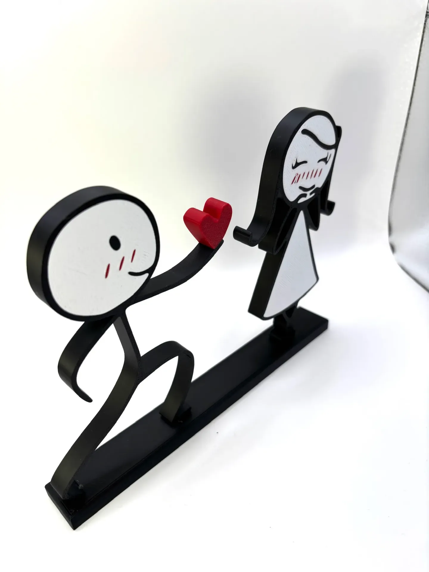 Soprammobile Coppia Innamorata con Cuore - Decorazione San Valentino Artigianale Stampa 3D - Idea Regalo Romantica Minimal