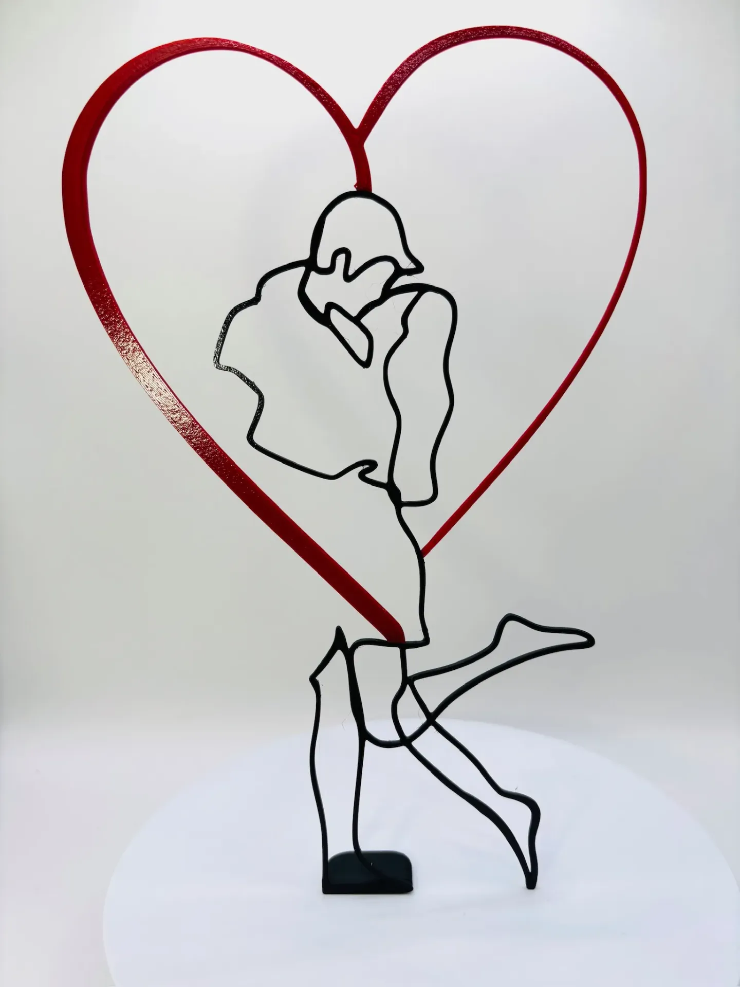 Bacio nel Cuore Line Art - Statuetta Romantica Minimal Stampa 3D - Idea Regalo Anniversario e San Valentino - Soprammobile Moderno Coppia