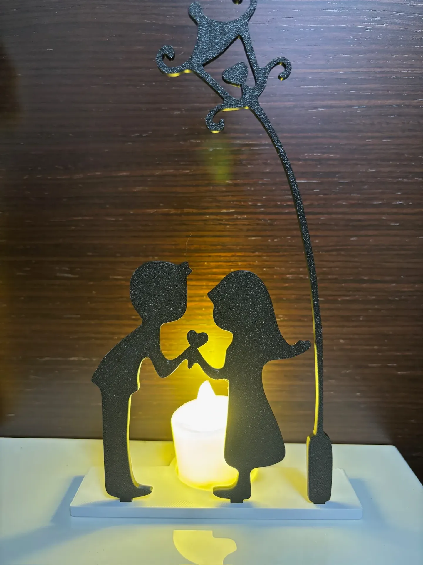 Coppia Innamorata con Candela LED Scultura 3D in PLA Nero Bianco