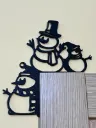 Decorazione angolo porta natalizia 🎄 con 3 pupazzi di neve – stampa 3D in PLA